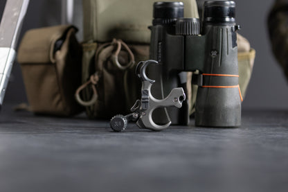 OG Thumb Release String Clip